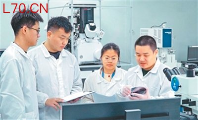 “冷板凳”上做好“热”研究