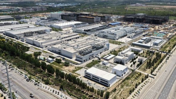 5秒AI视频耗电量等于充满10部手机 10万亿元AI产业靠电力撑腰